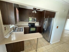 2420 Johnson St in Hollywood, FL - Building Photo - Building Photo