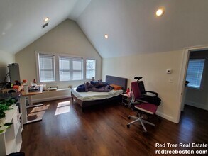 77 Rock Glen Rd, Unit 1 in Medford, MA - Building Photo - Building Photo