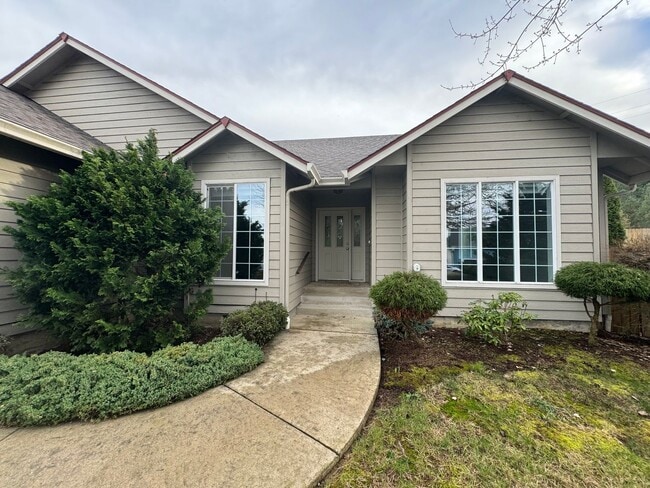 2728 Golfview Ct in Sutherlin, OR - Building Photo - Building Photo
