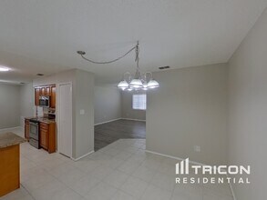 3717 Coppertree Cir in Brandon, FL - Building Photo - Building Photo