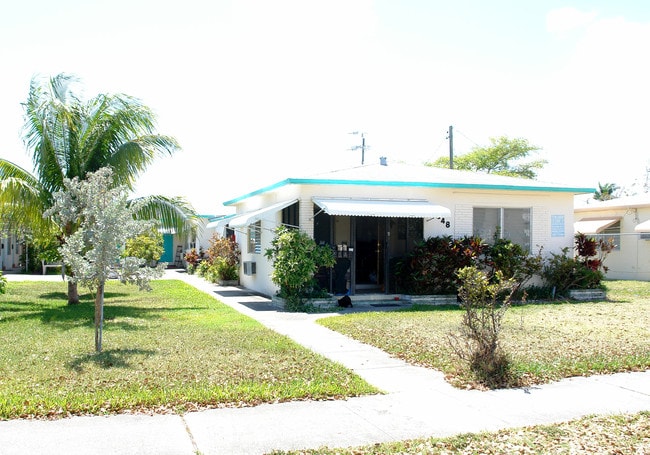 1838-1848 Plunkett St in Hollywood, FL - Foto de edificio - Building Photo