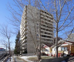 Avalon Apartments in Edmonton, AB - Building Photo