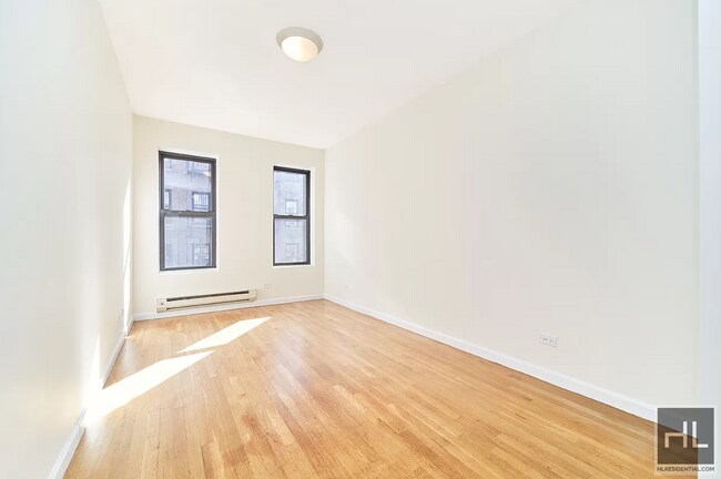 283 Mott St