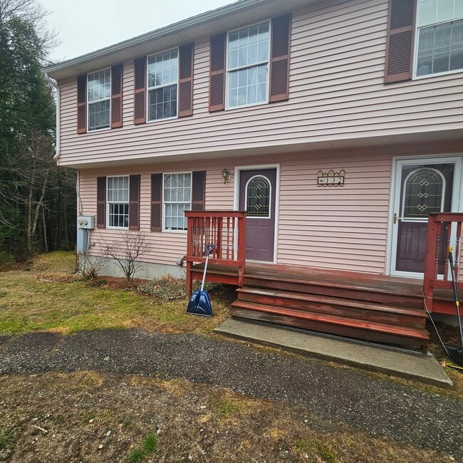 137B Highrock Rd in Weare, NH - Building Photo - Building Photo