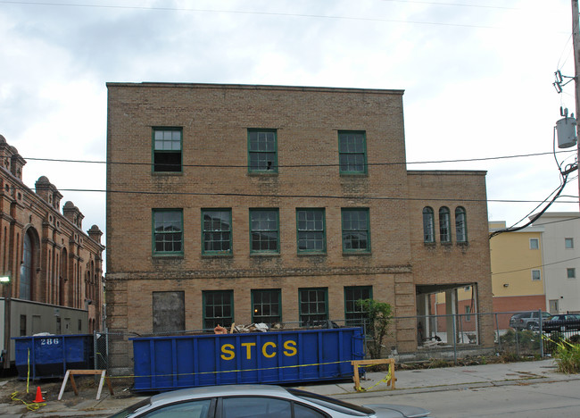 920 Josephine Dr in New Orleans, LA - Foto de edificio - Building Photo