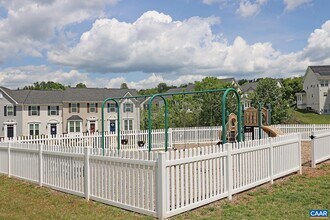 2135 Saranac Ct in Charlottesville, VA - Building Photo - Building Photo