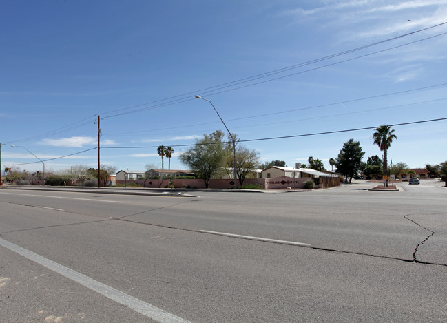 Silverlake Estates in Tucson, AZ - Building Photo - Building Photo