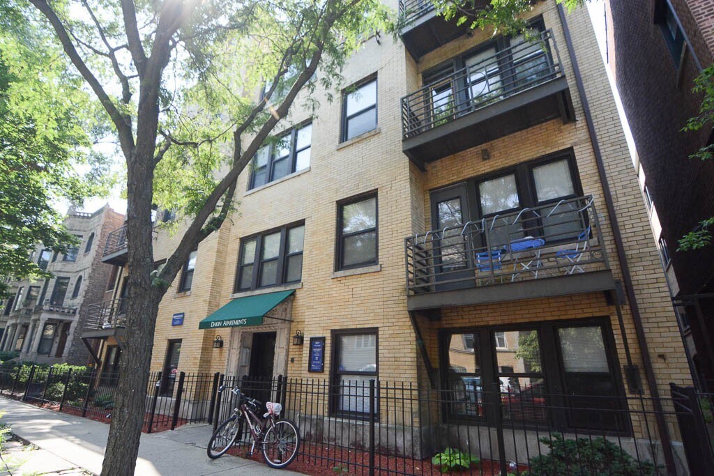 920 W Dakin St in Chicago, IL - Building Photo