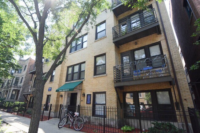 property at 920 W Dakin St