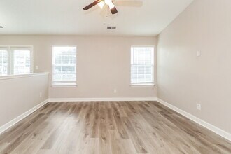 515 River View Dr in Lowell, NC - Building Photo - Building Photo