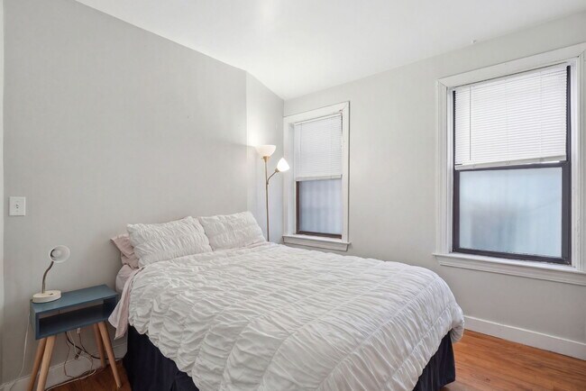 41 Symphony Rd, Unit 2 in Boston, MA - Foto de edificio - Building Photo