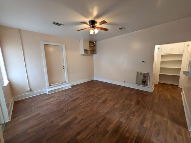 24708 TX-124 in Hamshire, TX - Building Photo - Building Photo