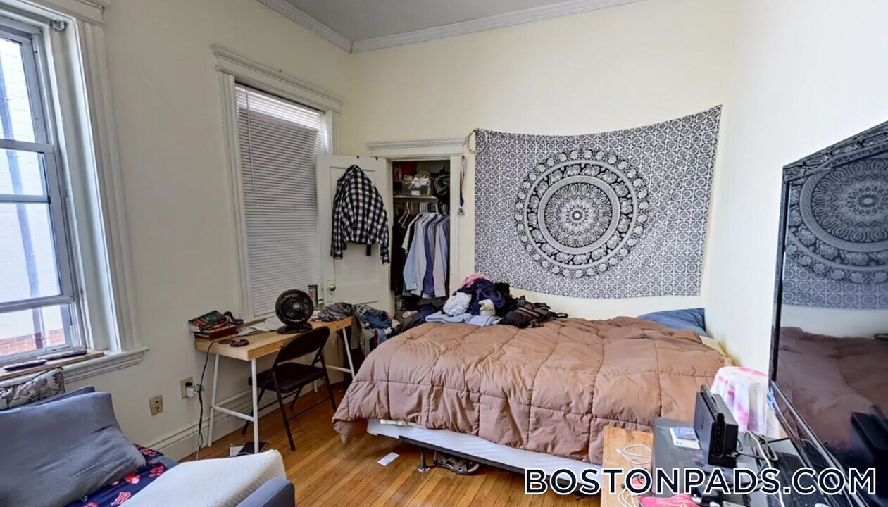 120 Peterborough St in Boston, MA - Building Photo