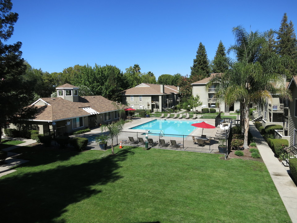 THE MARINA APARTMENTS in Modesto, CA - Building Photo