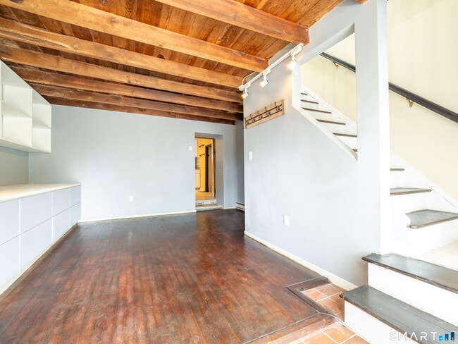 128 Perry Ave in Norwalk, CT - Building Photo - Building Photo