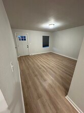 11 Rapa Dr, Unit 1 in Selkirk, NY - Foto de edificio - Building Photo