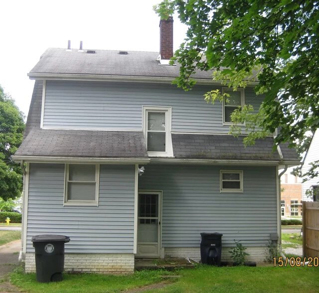 692 Glendora Ave in Akron, OH - Building Photo