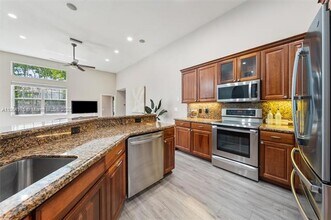 2587 Jardin Ct in Weston, FL - Building Photo - Building Photo