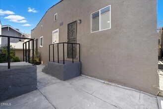 1488 W Sunset Blvd, Unit 1/4 in Los Angeles, CA - Foto de edificio - Building Photo