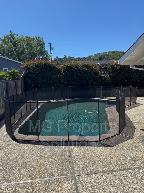 521 Rowland Blvd in Novato, CA - Building Photo - Building Photo