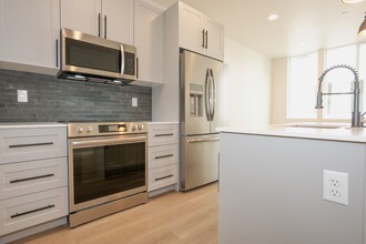 911 NW 56th St in Seattle, WA - Building Photo - Building Photo
