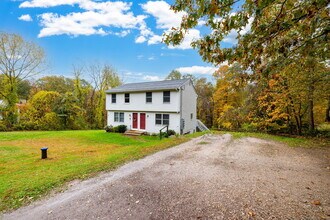 75 Daniel St in East Hampton, CT - Building Photo - Building Photo