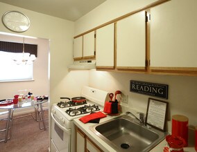 Mount Penn Manor Apartments in Reading, PA - Building Photo - Interior Photo