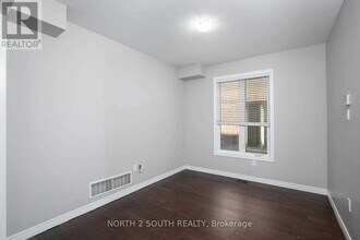 80 Robb Thompson Rd in East Gwillimbury, ON - Building Photo - Building Photo