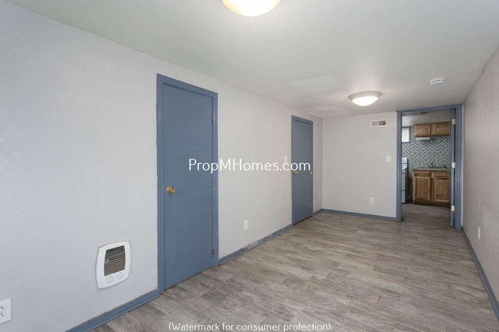 8925 NE Sandy Blvd in Portland, OR - Building Photo