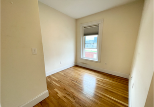 92 L St, Unit 2 in Boston, MA - Building Photo - Building Photo