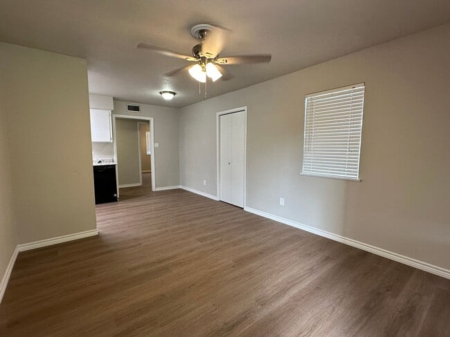 1029 Southcliff Dr in Portland, TX - Building Photo - Building Photo