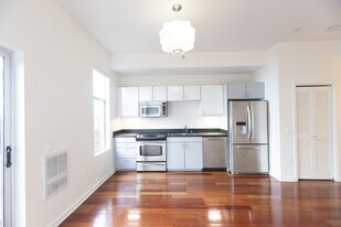 451 Kansas St in San Francisco, CA - Building Photo