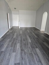 3126 Pine Top Dr in Valrico, FL - Building Photo - Building Photo