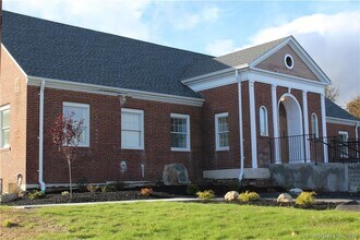 165 Hill St-Unit -4 in Bristol, CT - Foto de edificio - Building Photo