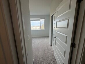 487 Interlocken Blvd, Unit 202 in Broomfield, CO - Foto de edificio - Building Photo