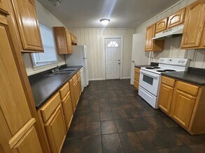 243 W Pine St in Grove City, PA - Building Photo - Building Photo