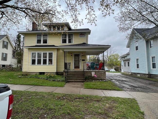 property at 612 Pearl St