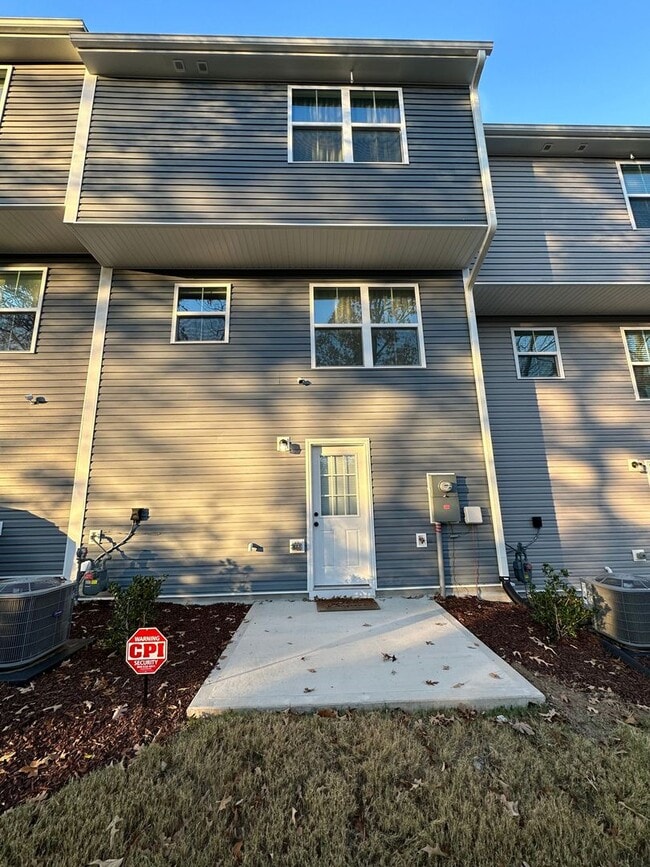 1104 Pale Moss Dr in Durham, NC - Building Photo - Building Photo