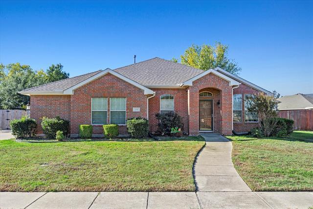 138 Yosemite Ln in Terrell, TX - Foto de edificio