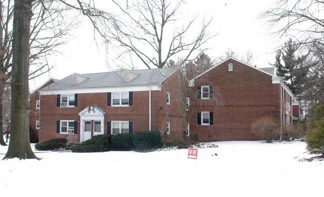 Sandee Apartments in Rahway, NJ - Building Photo - Building Photo