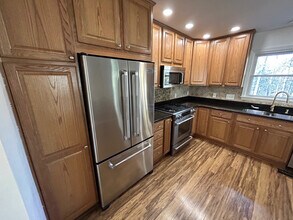 Room in House on Oak Park Rd in Raleigh, NC - Building Photo - Building Photo