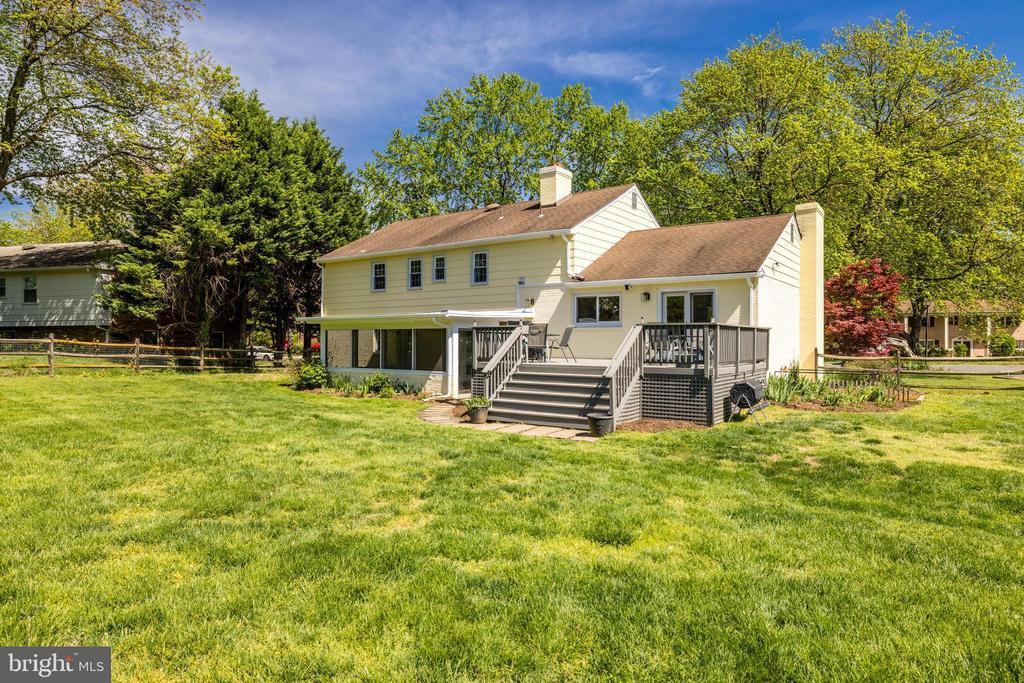 1310 Elsinore Ave in McLean, VA - Building Photo