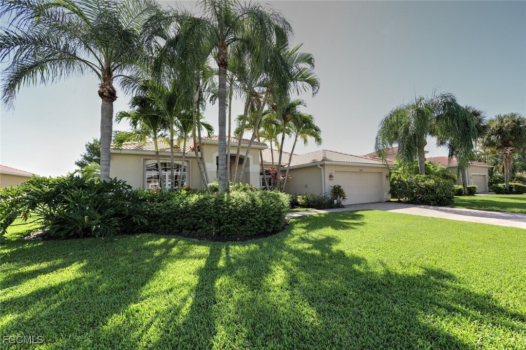 15022 Balmoral Loop in Ft. Myers, FL - Building Photo