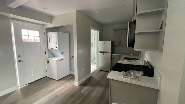 24414 1/2 Senator Ave in Los Angeles, CA - Building Photo - Building Photo