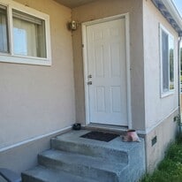 187 Ogle Ave, Unit Apt. A in Rio Dell, CA - Building Photo