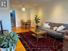 126 Edmonton Dr in Toronto, ON - Building Photo