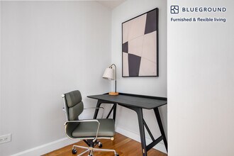 235 W 48th St in New York, NY - Building Photo - Building Photo