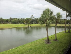 21 Plantation Dr in Vero Beach, FL - Building Photo - Building Photo