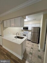 12140 Salemtown Dr in Woodbridge, VA - Building Photo