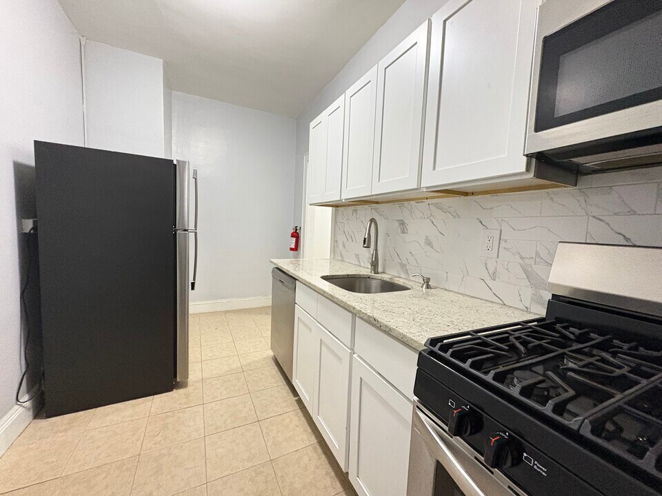39 Kelly Pky, Unit N2 in Bayonne, NJ - Building Photo